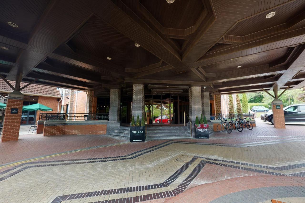 Village Hotel Swindon Exterior foto