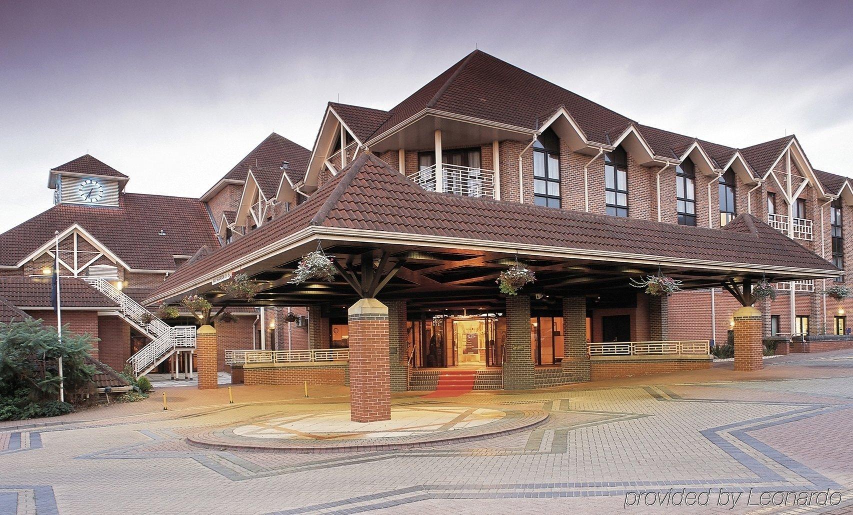 Village Hotel Swindon Exterior foto