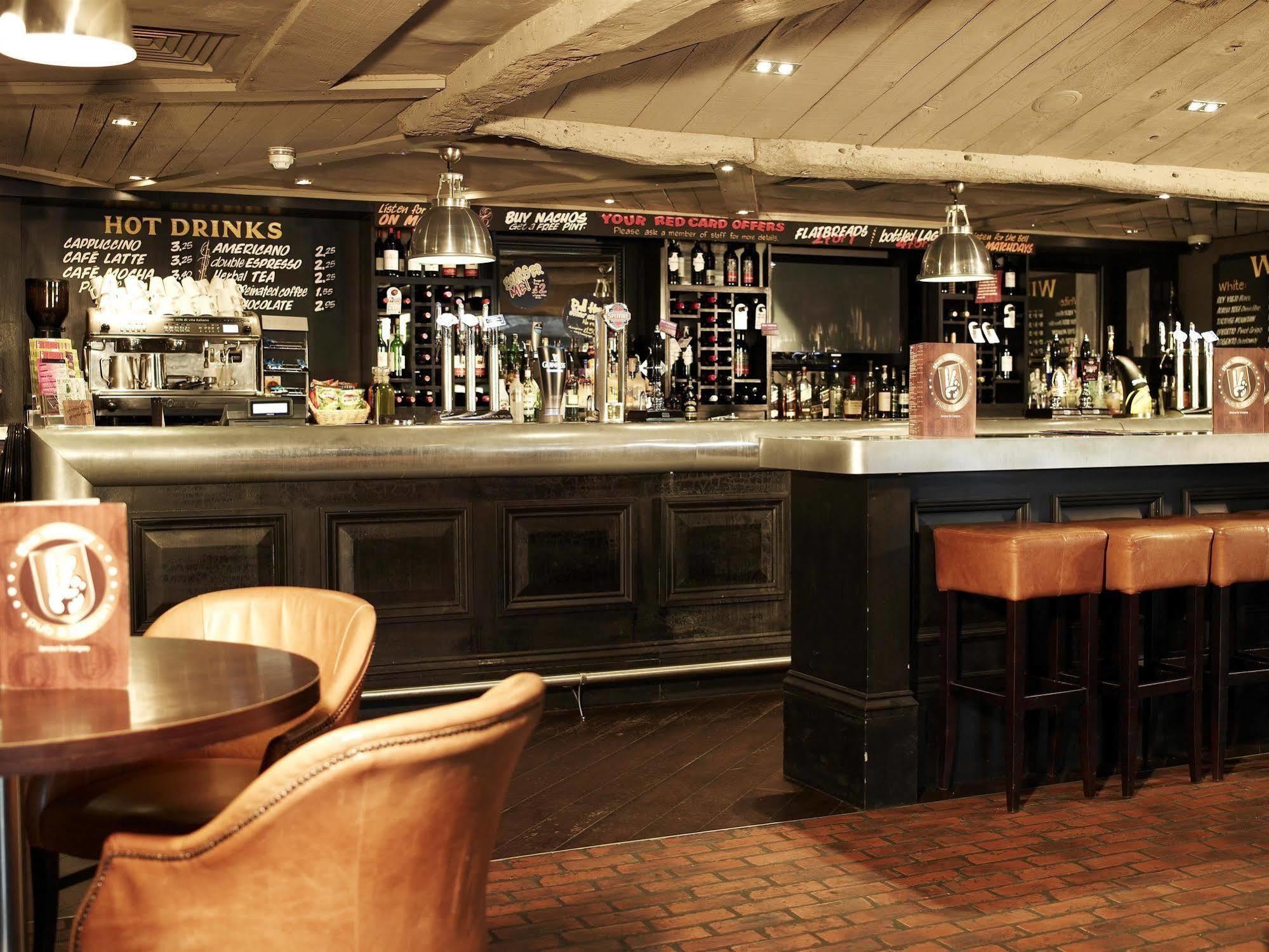 Village Hotel Swindon Exterior foto